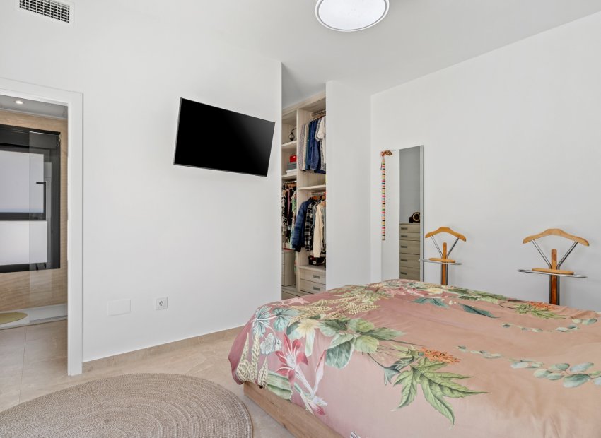 Wiederverkauf - Freistehend / Villa -
Daya Nueva - Costa Blanca South