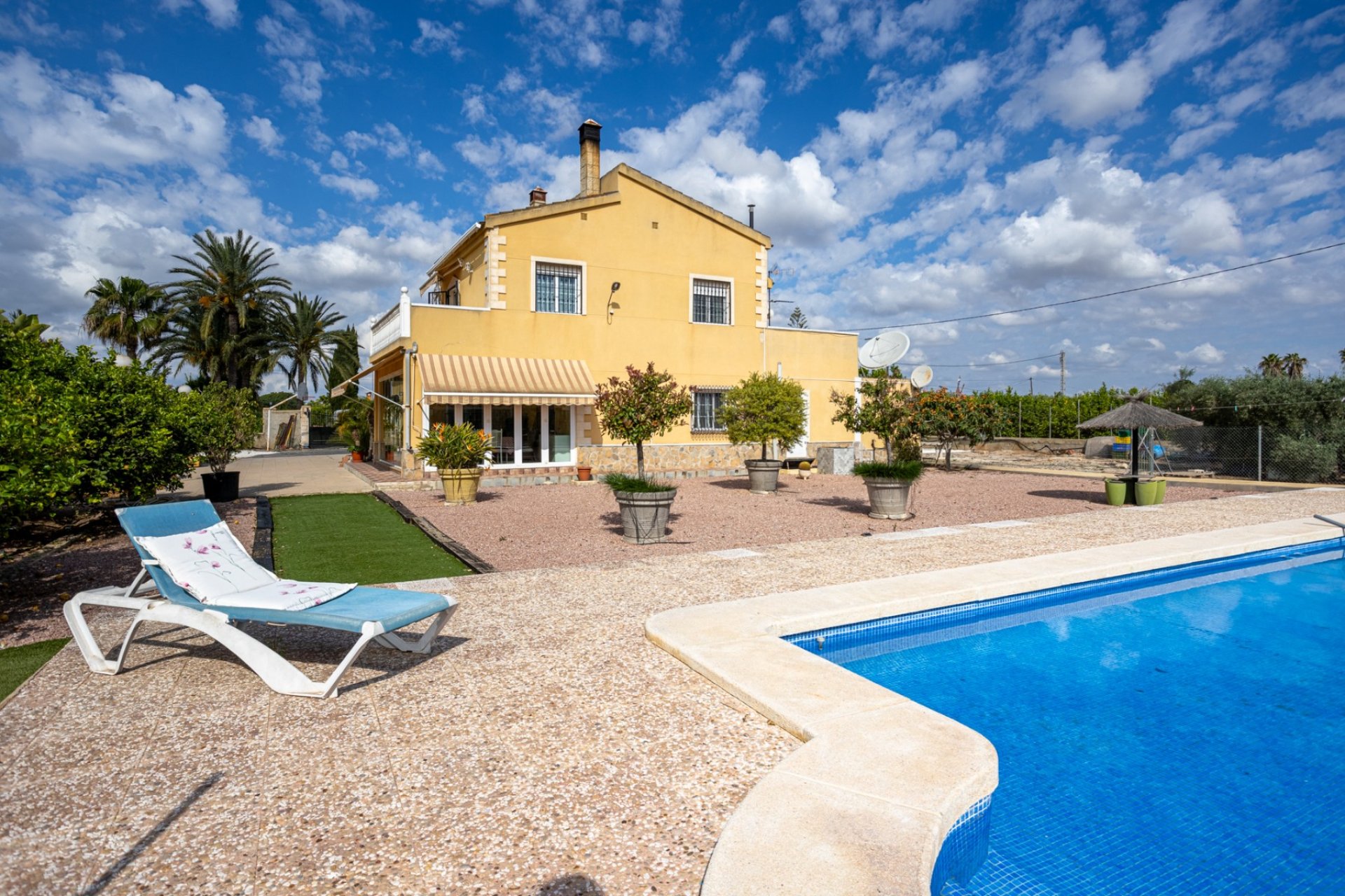 Wiederverkauf - Freistehend / Villa -
Elche - La Hoya