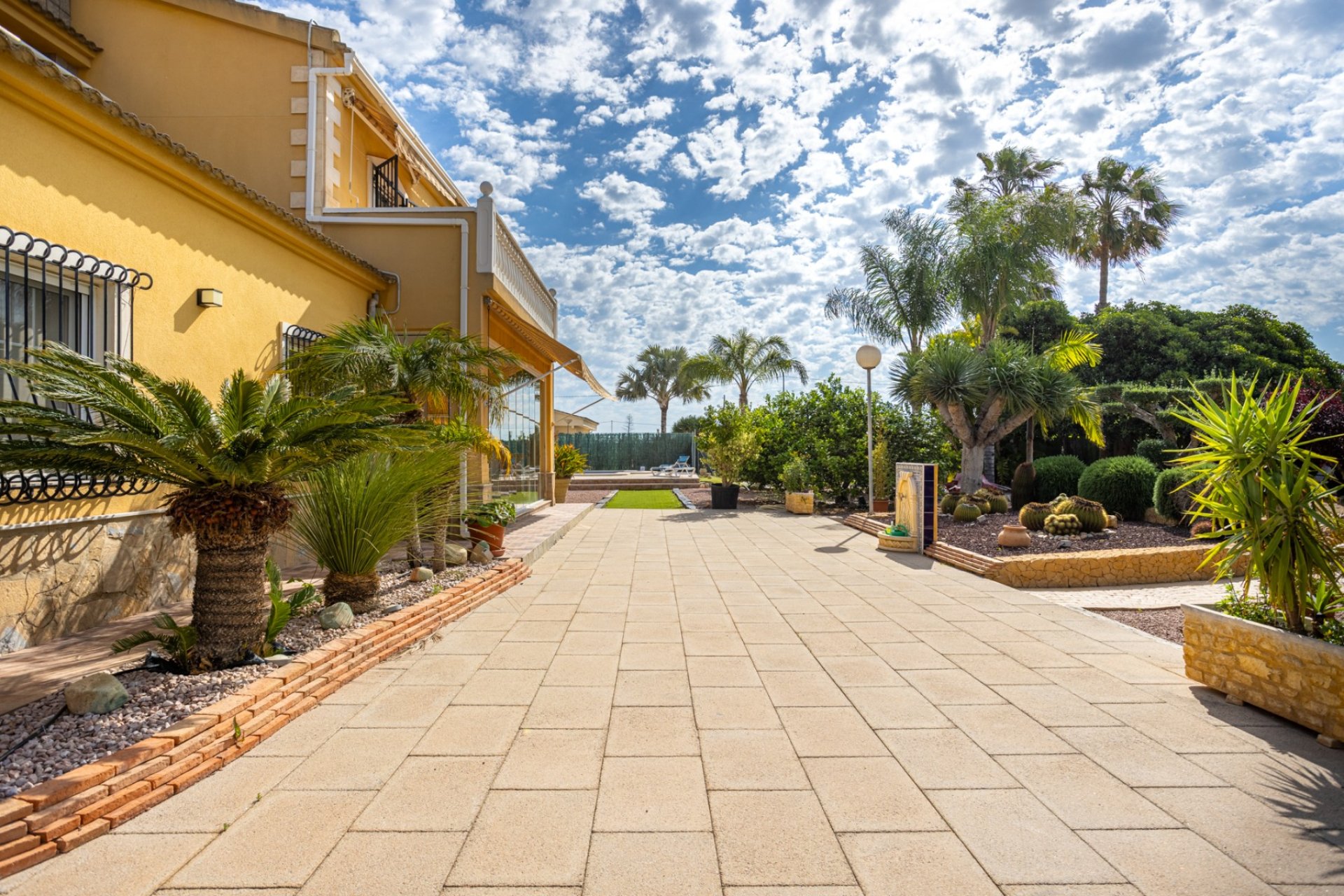 Wiederverkauf - Freistehend / Villa -
Elche - La Hoya