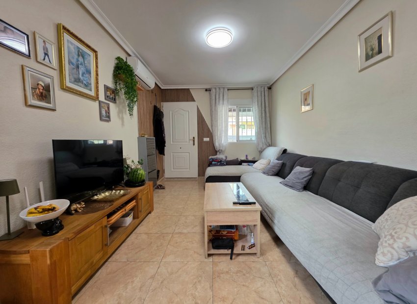 Wiederverkauf - Freistehend / Villa -
La Marina - La Marina Urb