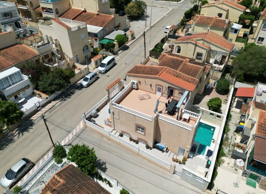 Wiederverkauf - Freistehend / Villa -
La Marina - La Marina Urb