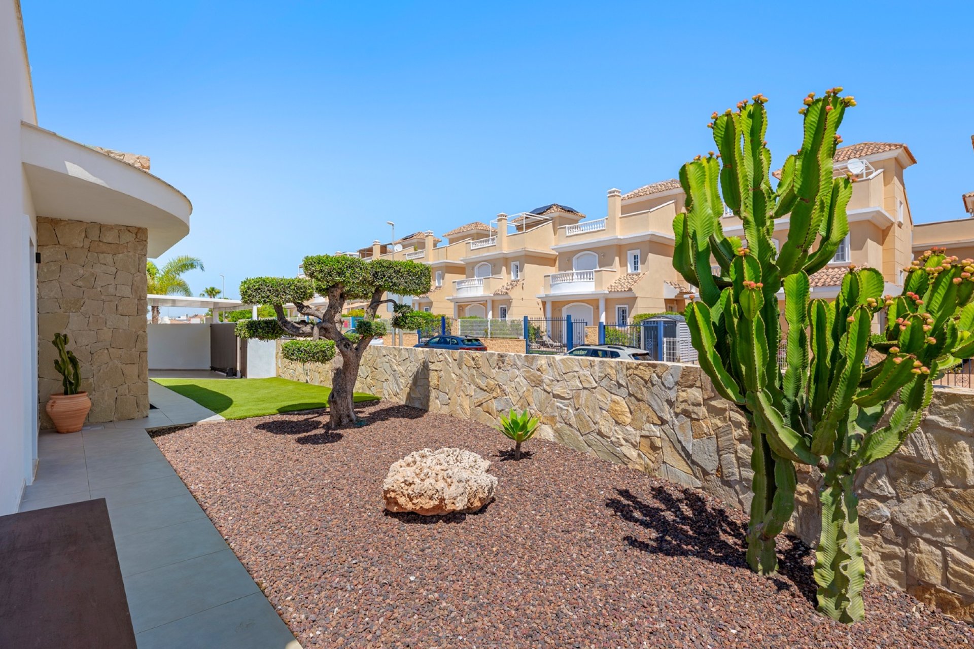 Wiederverkauf - Freistehend / Villa -
La Marina