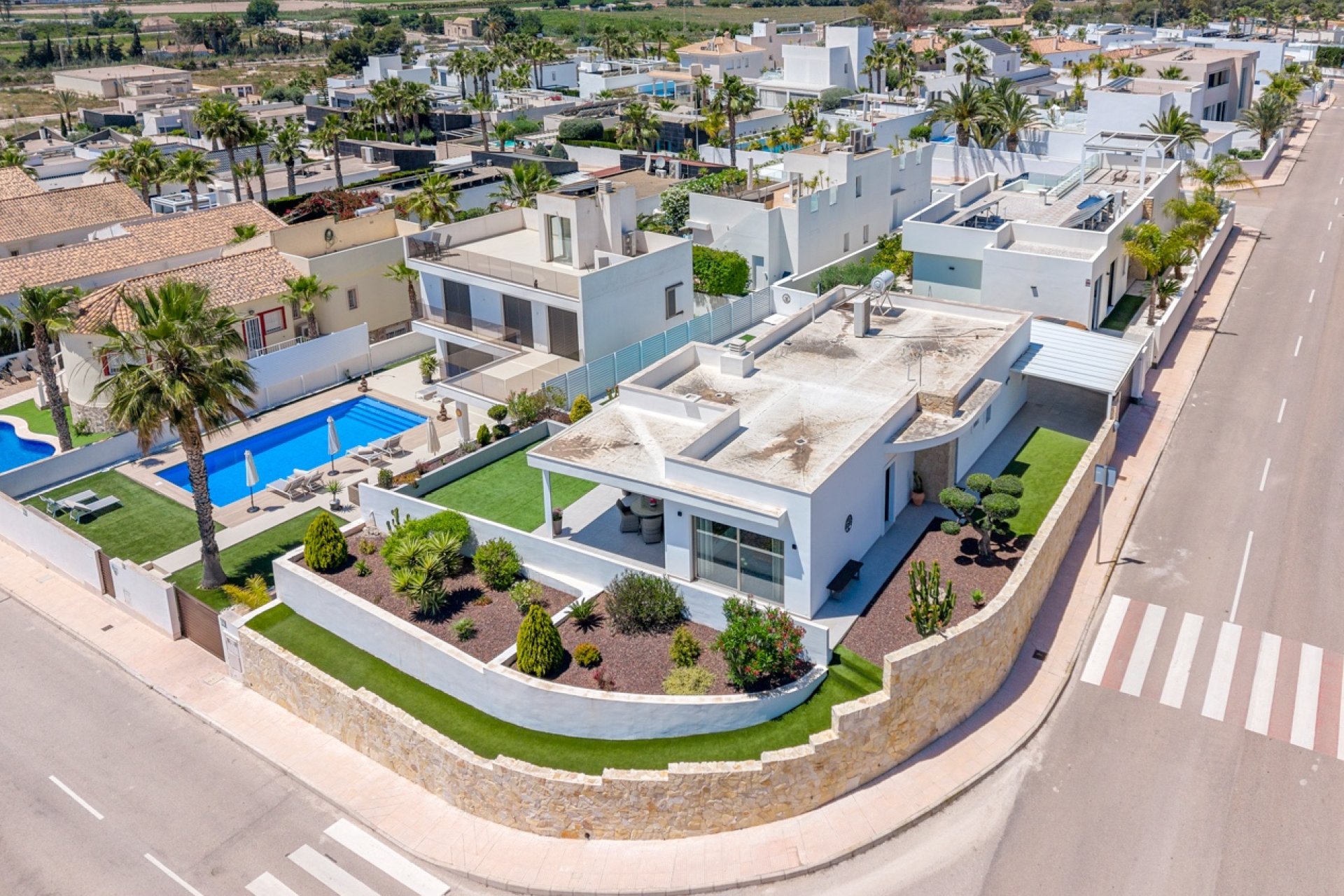 Wiederverkauf - Freistehend / Villa -
La Marina