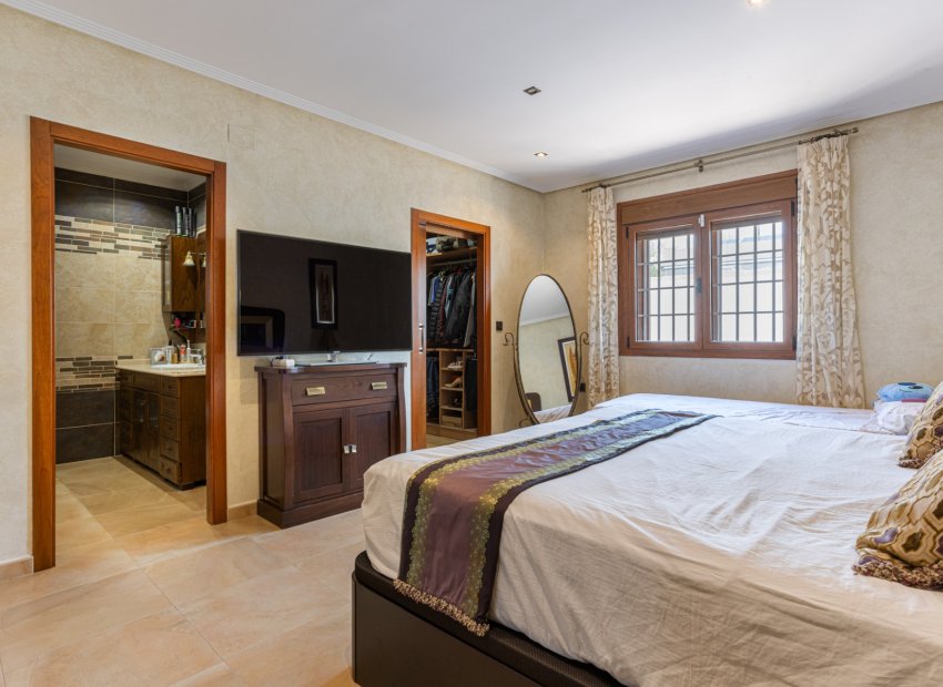 Wiederverkauf - Freistehend / Villa -
Los Montesinos - La Herrada