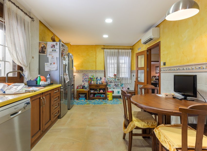 Wiederverkauf - Freistehend / Villa -
Los Montesinos - La Herrada