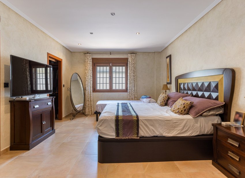 Wiederverkauf - Freistehend / Villa -
Los Montesinos - La Herrada