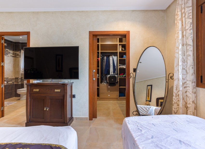 Wiederverkauf - Freistehend / Villa -
Los Montesinos - La Herrada