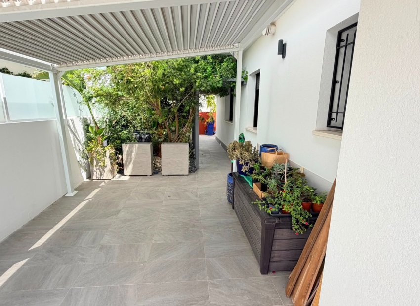 Wiederverkauf - Freistehend / Villa -
Los Montesinos - La Herrada