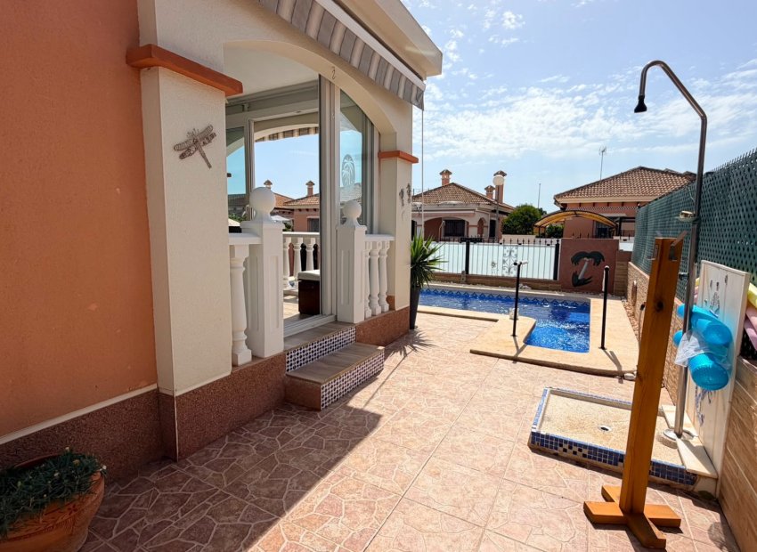 Wiederverkauf - Freistehend / Villa -
Los Montesinos - La Herrada