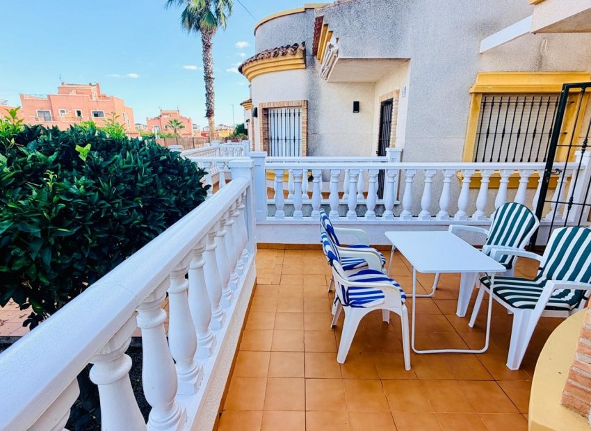 Wiederverkauf - Freistehend / Villa -
Los Montesinos - La Herrada