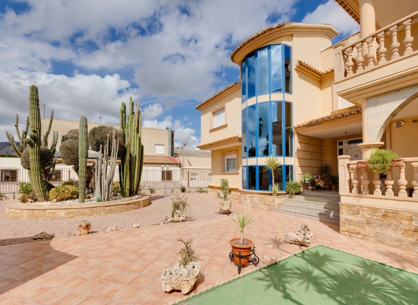 Wiederverkauf - Freistehend / Villa -
Orihuela Costa - Orihuela