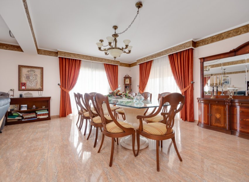 Wiederverkauf - Freistehend / Villa -
Orihuela Costa - Orihuela