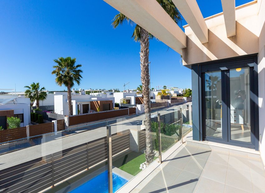 Wiederverkauf - Freistehend / Villa -
Orihuela - Vistabella Golf