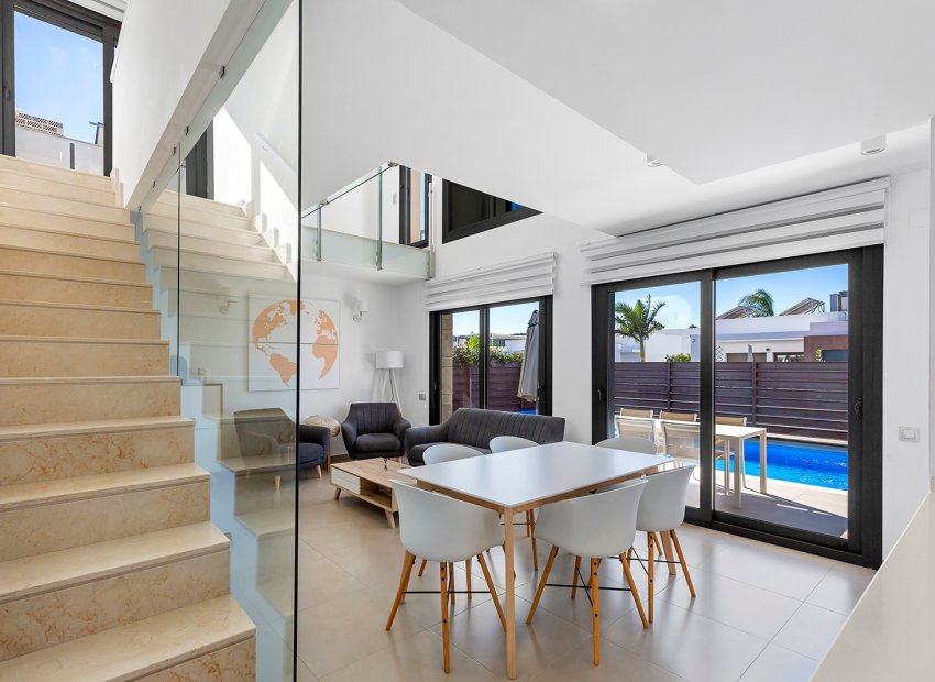 Wiederverkauf - Freistehend / Villa -
Orihuela - Vistabella Golf