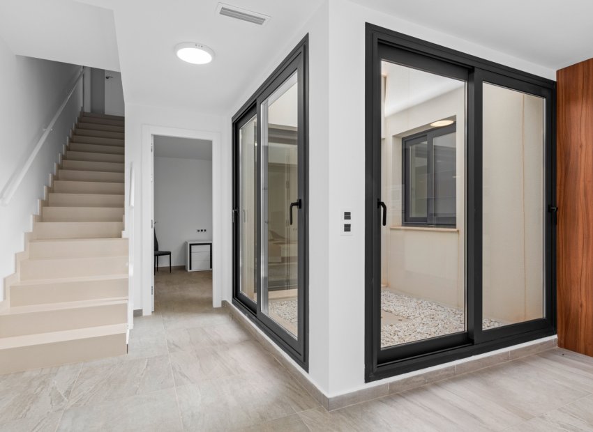 Wiederverkauf - Freistehend / Villa -
San Miguel de Salinas - Costa Blanca South