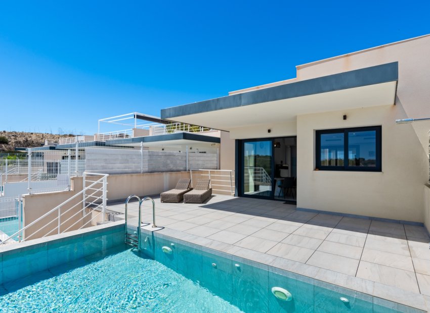 Wiederverkauf - Freistehend / Villa -
San Miguel de Salinas - Orihuela Costa