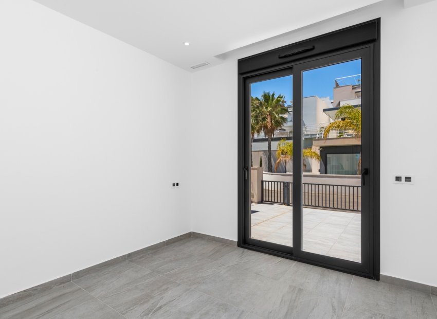 Wiederverkauf - Freistehend / Villa -
San Miguel de Salinas - Orihuela Costa