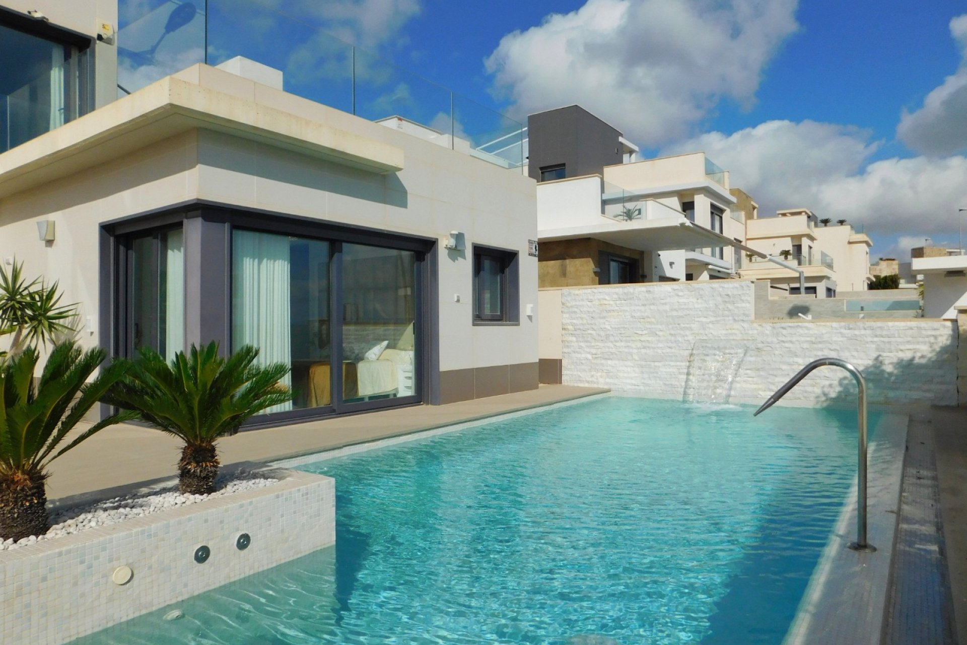 Wiederverkauf - Freistehend / Villa -
San Miguel de Salinas