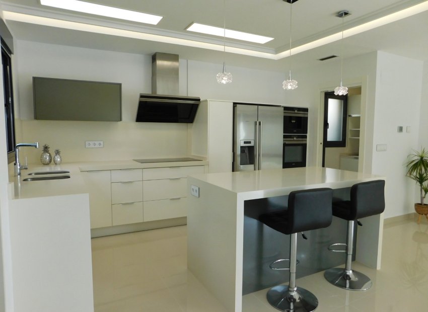 Wiederverkauf - Freistehend / Villa -
San Miguel de Salinas