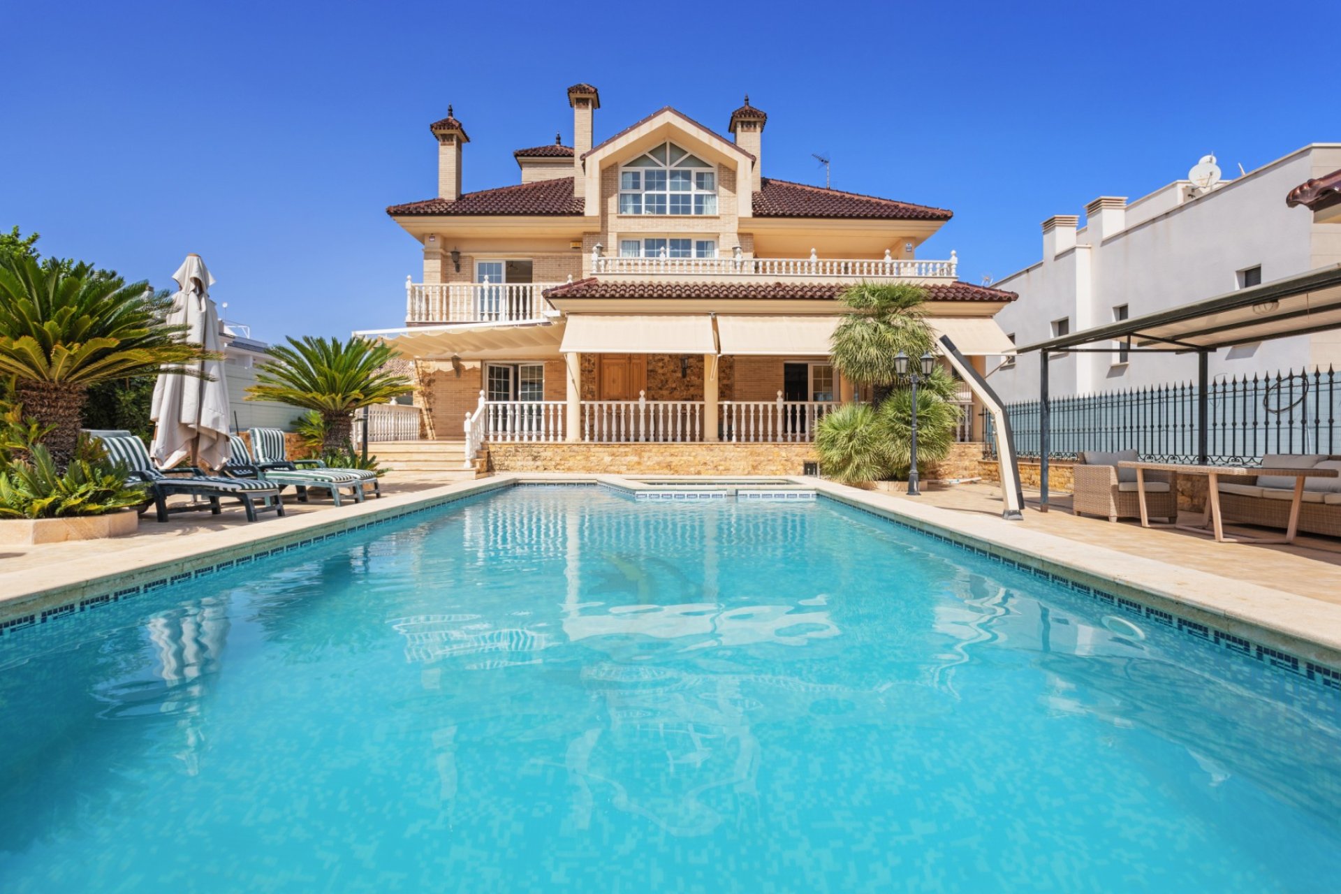 Wiederverkauf - Freistehend / Villa -
Torrevieja - La Veleta