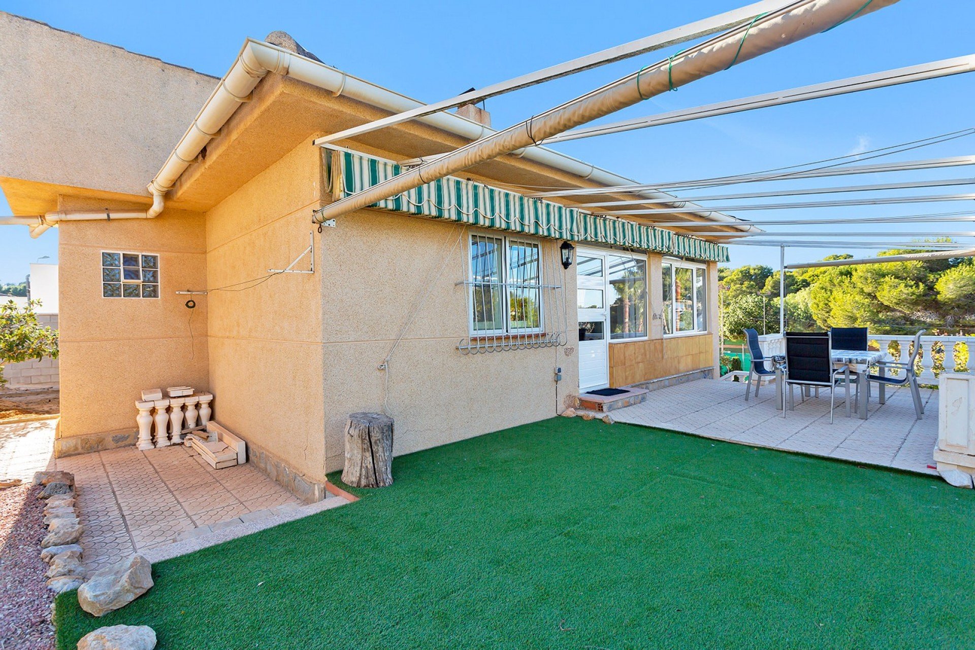 Wiederverkauf - Freistehend / Villa -
Torrevieja - Los Balcones