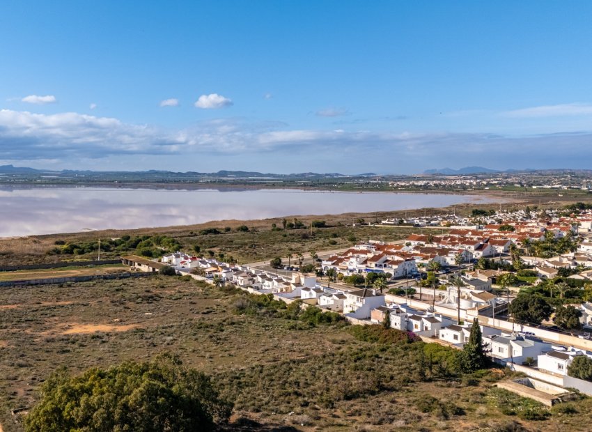 Wiederverkauf - Freistehend / Villa -
Torrevieja - Urbanización San Luis