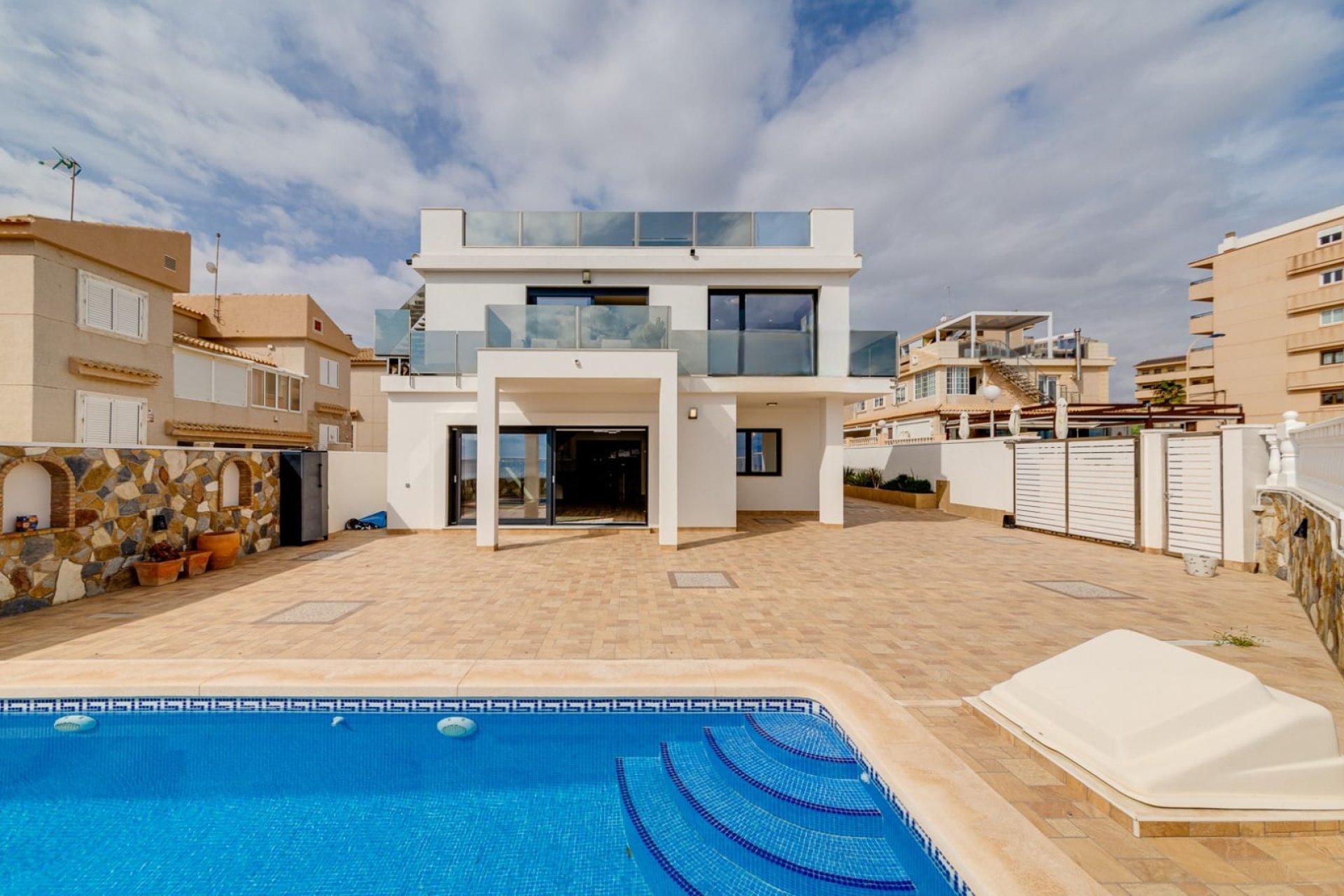 Wiederverkauf - Freistehend / Villa -
Torrevieja