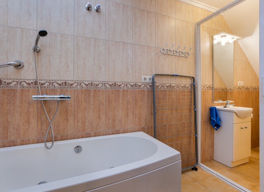 Wiederverkauf - Stadthaus -
Torrevieja - La Siesta