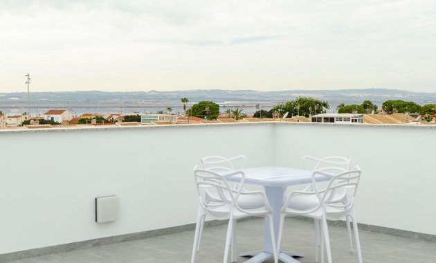 Neue Gebäude - Villa -
Torrevieja - Torretas