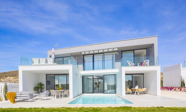 Obra nueva - Independiente / Villa -
Banos y Mendigo - Altaona Golf