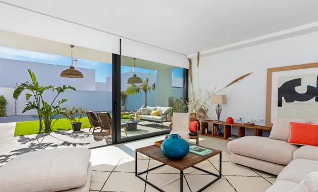 Obra nueva - Independiente / Villa -
Islas Menores