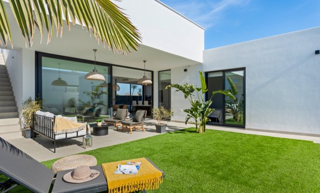 Obra nueva - Independiente / Villa -
Islas Menores