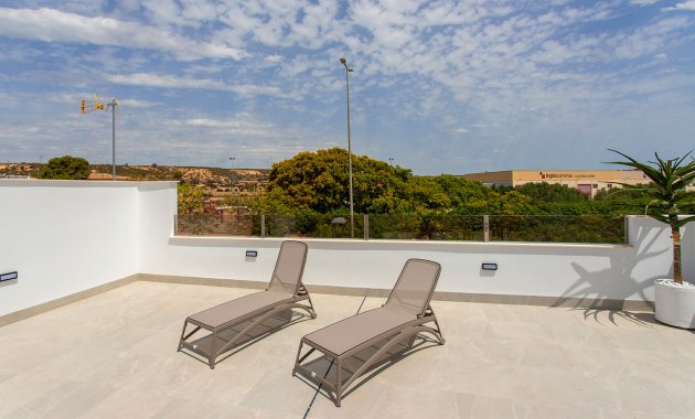 Neue Gebäude - Stadthaus -
Sucina