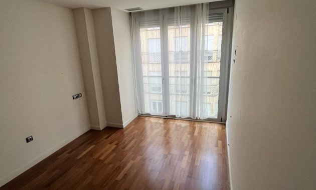 Obra nueva - Apartamento -
Elche