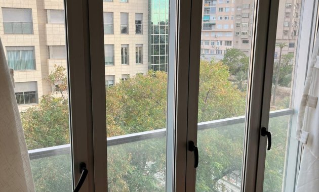 Obra nueva - Apartamento -
Elche