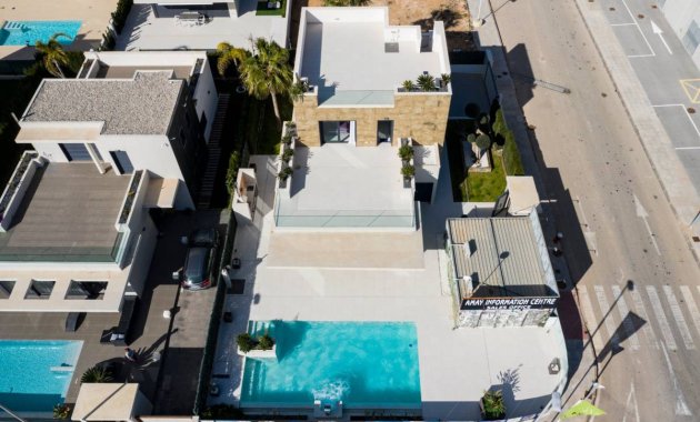 Neue Gebäude - Freistehend / Villa -
Orihuela Costa