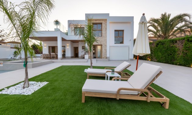 Obra nueva - Independiente / Villa -
Orihuela Costa