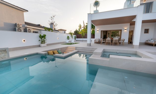 Obra nueva - Independiente / Villa -
Orihuela Costa