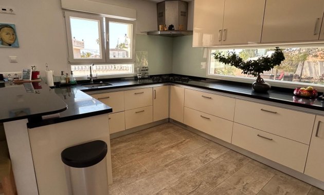 Reventa - Independiente / Villa -
Ciudad Quesada - Rojales - Rojales