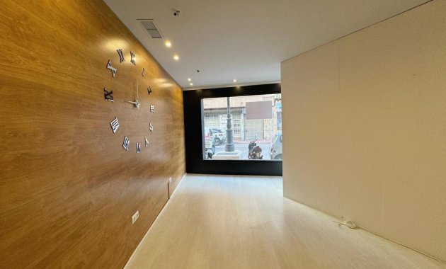 Reventa - Comercial -
Guardamar del Segura - Centro