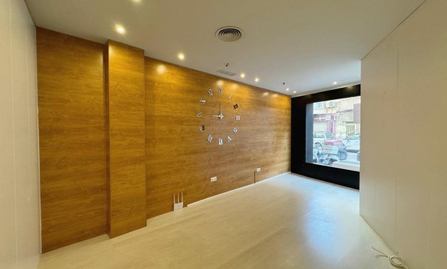 Reventa - Comercial -
Guardamar del Segura - Centro