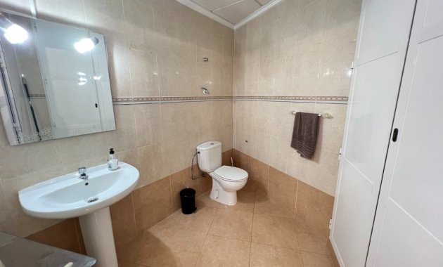 Reventa - Comercial -
Guardamar del Segura - Centro