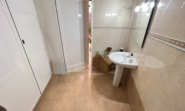 Reventa - Comercial -
Guardamar del Segura - Centro