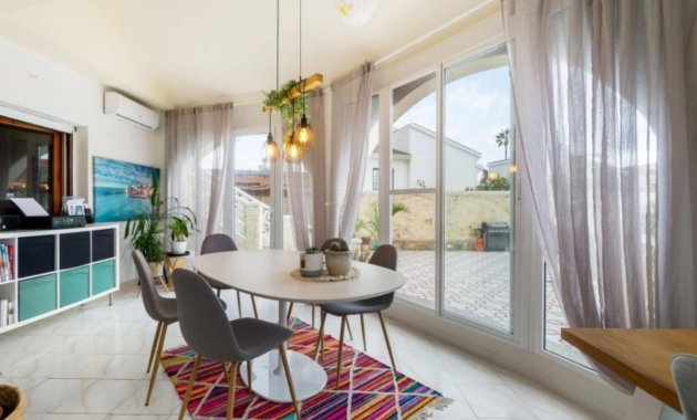 Reventa - Independiente / Villa -
Ciudad Quesada - Rojales - Quesada Center