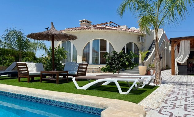 Reventa - Independiente / Villa -
Ciudad Quesada - Rojales - Quesada Center