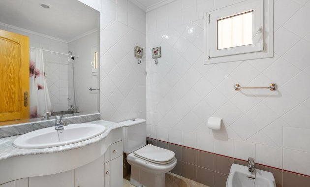 Reventa - Apartamento -
La Mata - Playa