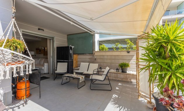 Reventa - Piso - Planta baja -
La Mata - Playa