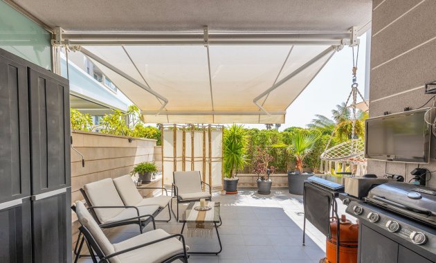 Reventa - Piso - Planta baja -
La Mata - Playa