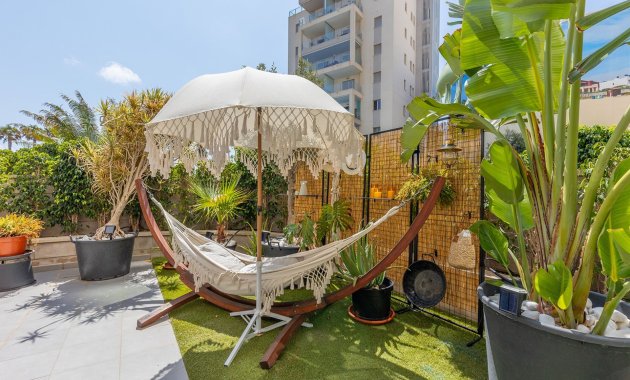 Reventa - Piso - Planta baja -
La Mata - Playa