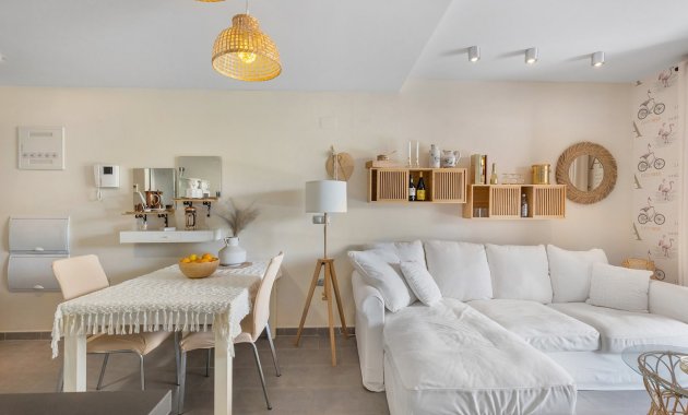 Reventa - Piso - Planta baja -
La Mata - Playa